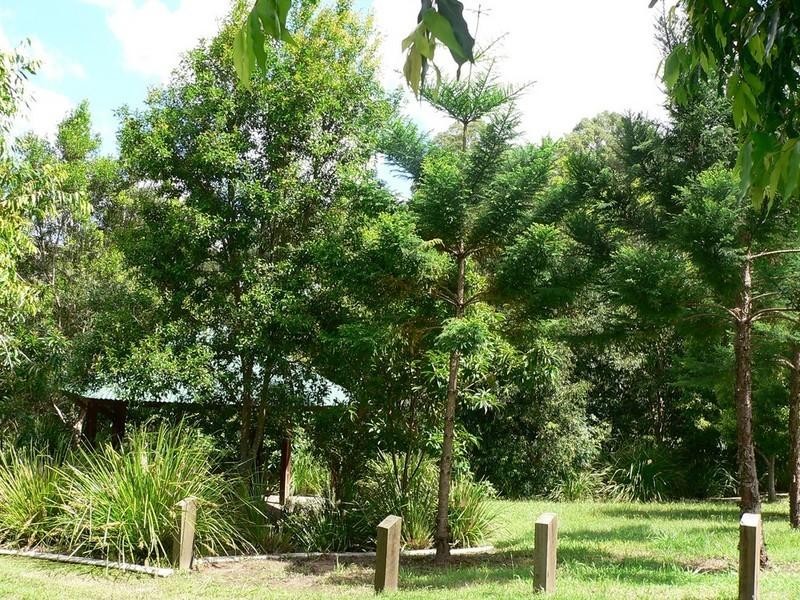 17 Lambert Drive, Maudsland QLD 4210