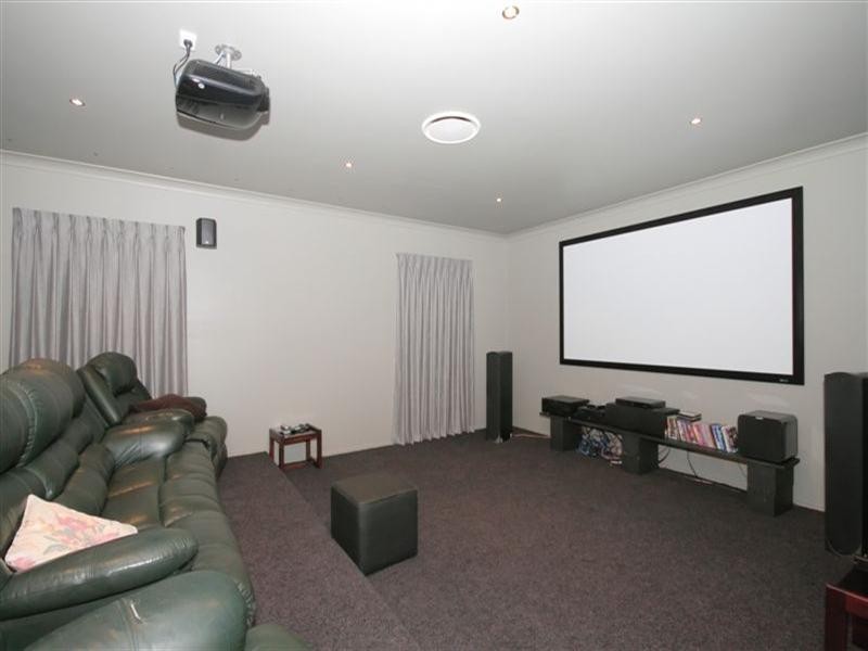 203 Rossmore Road, Chambers Flat QLD 4133