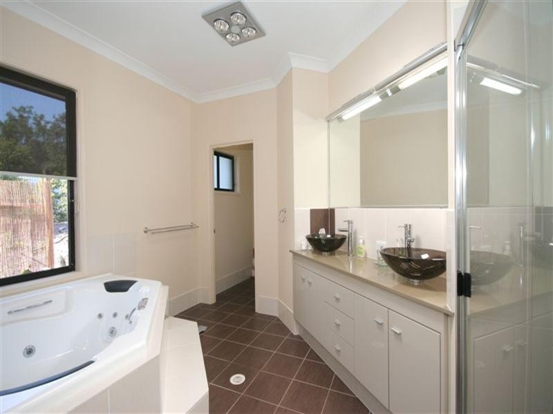 203 Rossmore Road, Chambers Flat QLD 4133