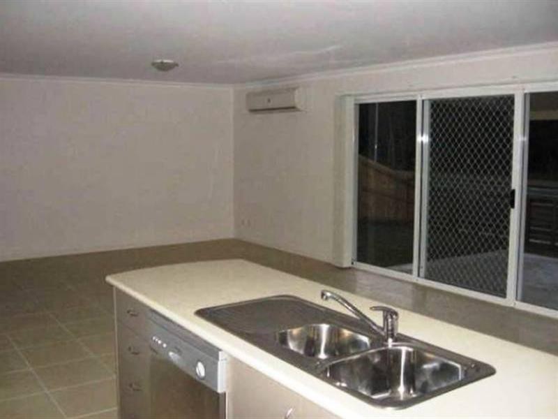 27 Firecrest Close, Upper Coomera QLD 4209