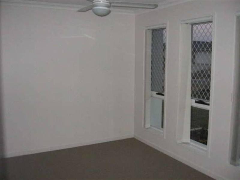 27 Firecrest Close, Upper Coomera QLD 4209