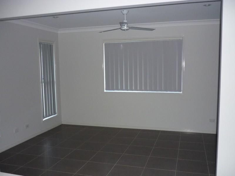 1 Caragh Crescent, Oxenford QLD 4210