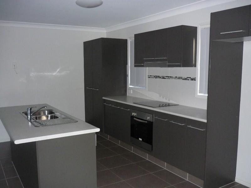 1 Caragh Crescent, Oxenford QLD 4210