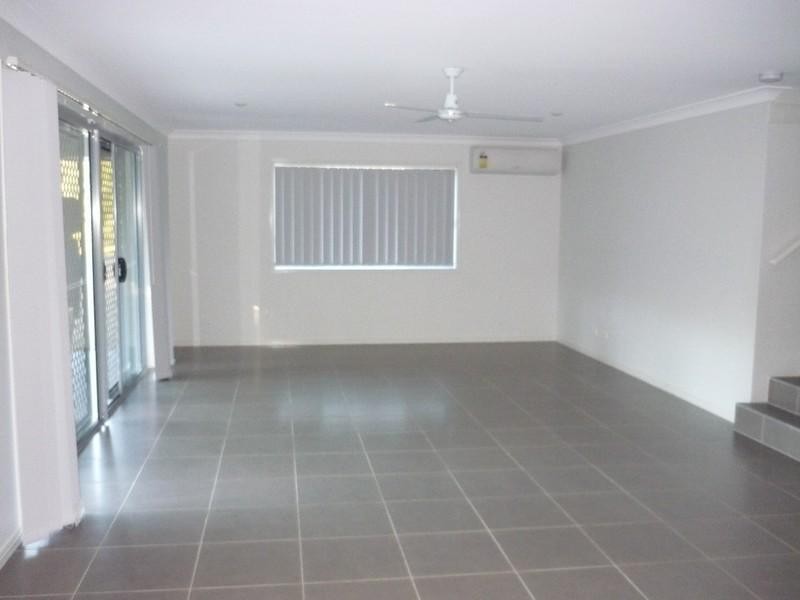 1 Caragh Crescent, Oxenford QLD 4210