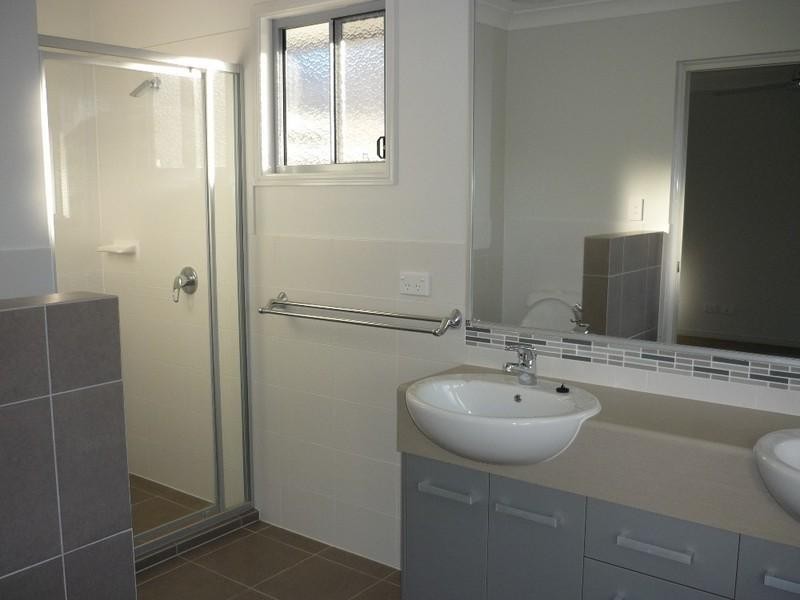 1 Caragh Crescent, Oxenford QLD 4210