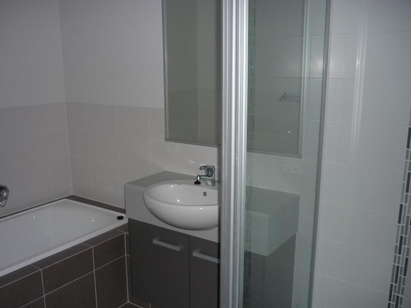 1 Caragh Crescent, Oxenford QLD 4210