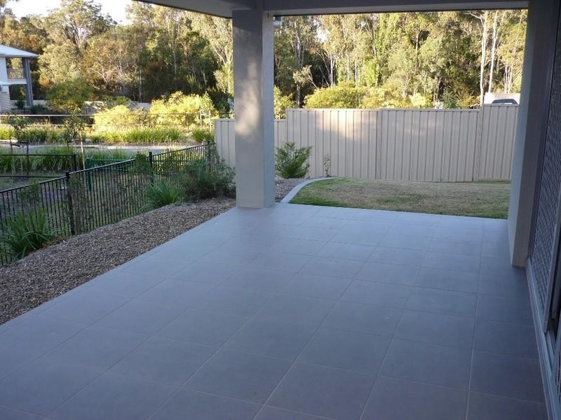 1 Caragh Crescent, Oxenford QLD 4210