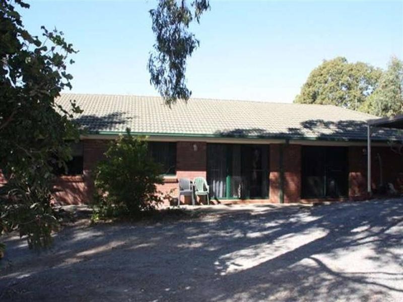 4 Carl Street, Oxenford QLD 4210