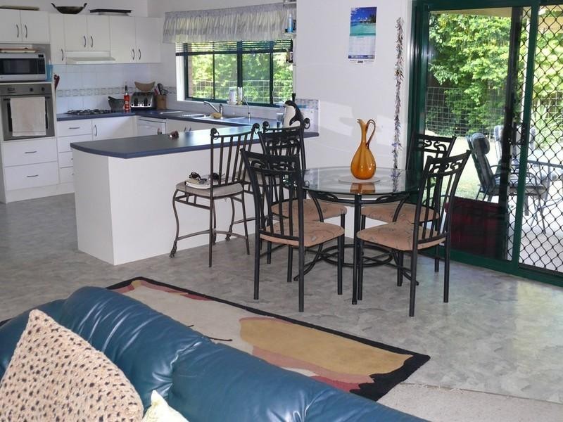 4 Carl Street, Oxenford QLD 4210