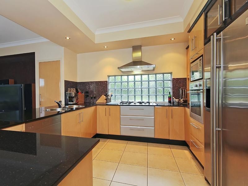 25 Brittany Drive, Oxenford QLD 4210