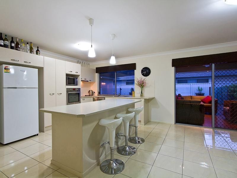 8 Marlow Street, Oxenford QLD 4210