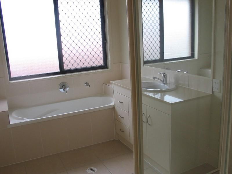 1/1 Macdonald Avenue, Upper Coomera QLD 4209