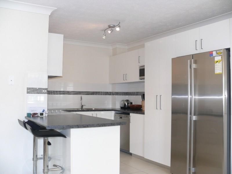 5/5 Brett Avenue, Labrador QLD 4215