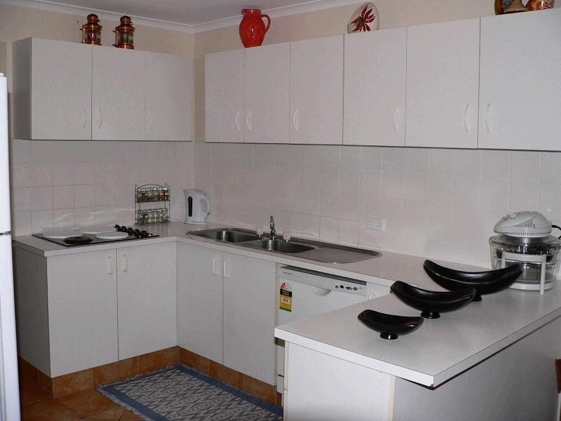 1/6 Robin Joy Close, Labrador QLD 4215