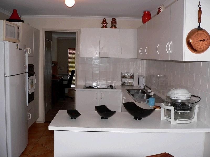 1/6 Robin Joy Close, Labrador QLD 4215