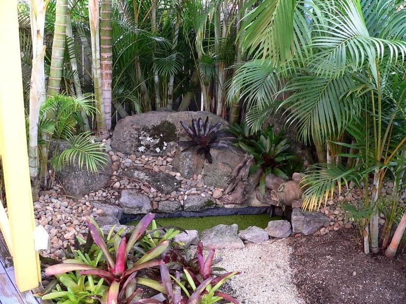 1/6 Robin Joy Close, Labrador QLD 4215