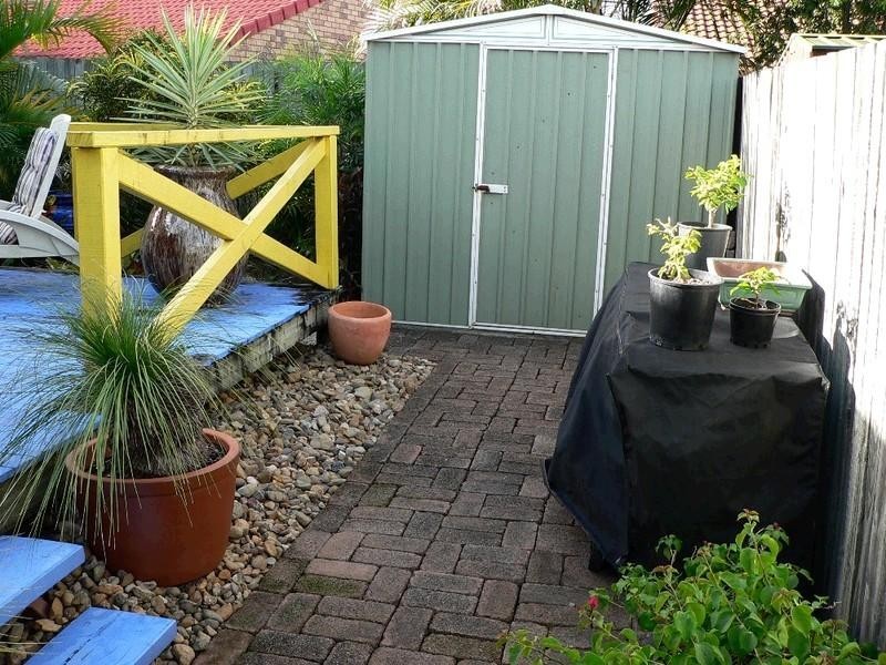 1/6 Robin Joy Close, Labrador QLD 4215