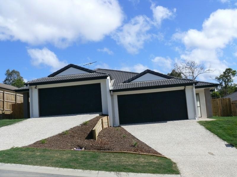 1/8 Blossom Street, Pimpama QLD 4209