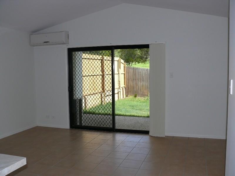 1/8 Blossom Street, Pimpama QLD 4209