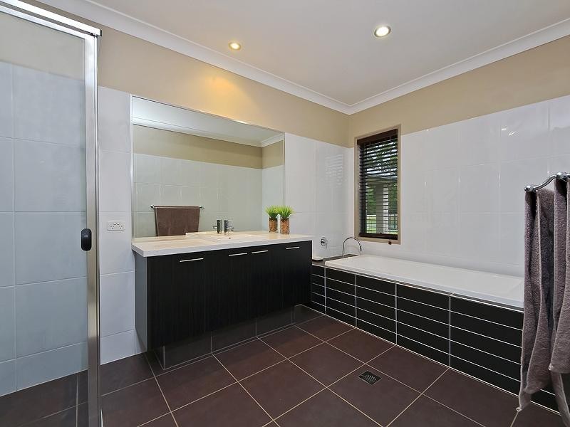 41 Lagoon Park Drive, Maudsland QLD 4210