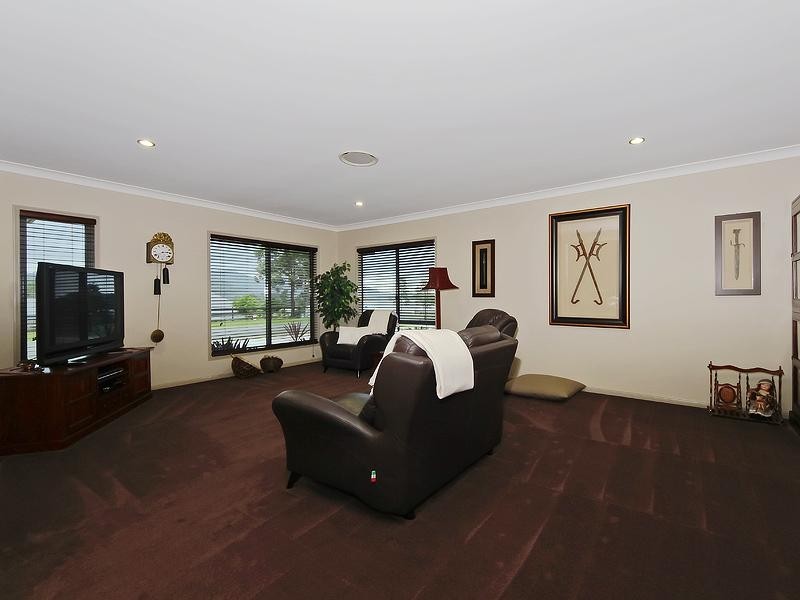 41 Lagoon Park Drive, Maudsland QLD 4210