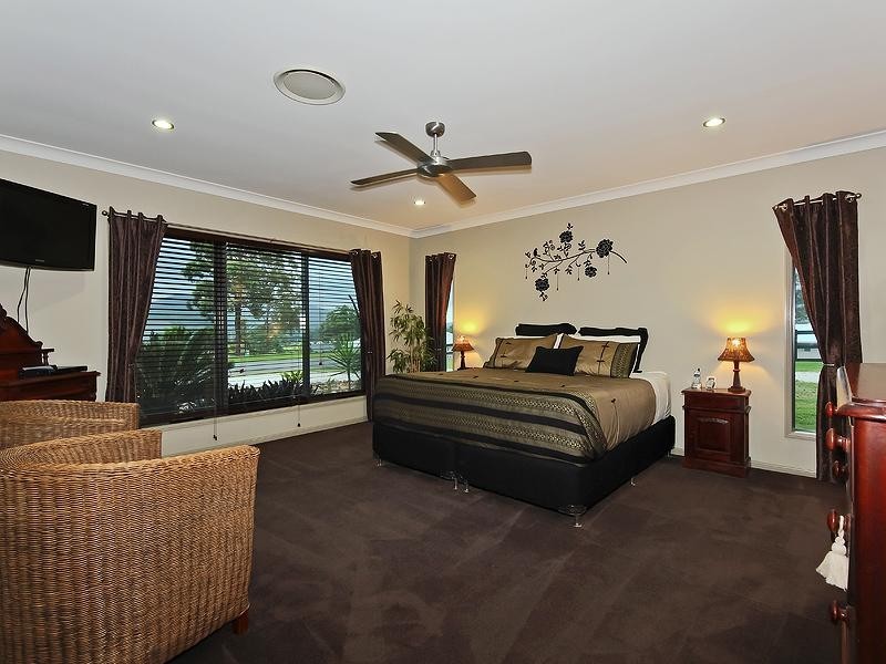 41 Lagoon Park Drive, Maudsland QLD 4210