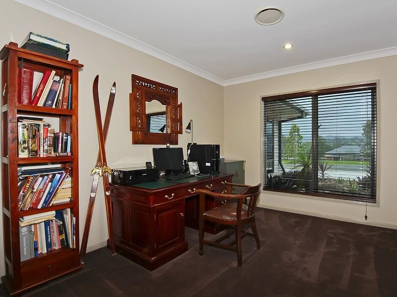 41 Lagoon Park Drive, Maudsland QLD 4210