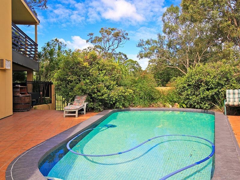 8 Calder Crescent, Helensvale QLD 4212