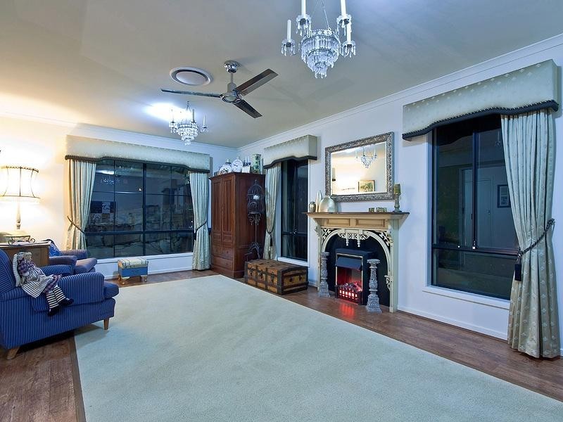 17 Observatory Drive, Reedy Creek QLD 4227