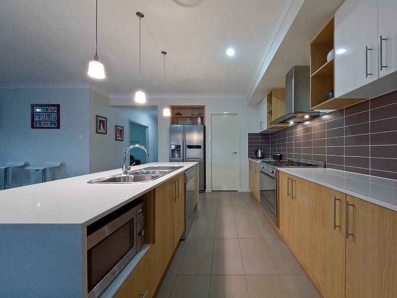 10 Rushcutter Avenue, Oxenford QLD 4210