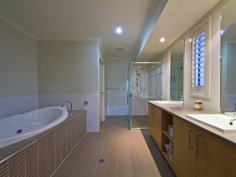 10 Rushcutter Avenue, Oxenford QLD 4210