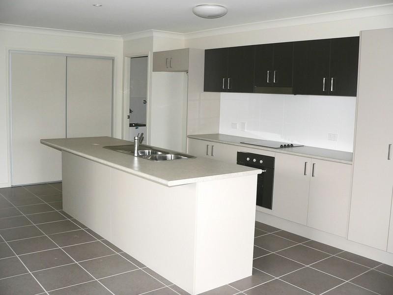 4 Reagan Close, Pimpama QLD 4209