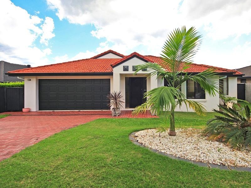 33 Roseapple Circuit, Oxenford QLD 4210