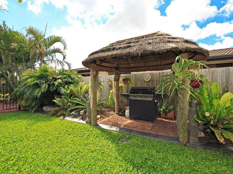 33 Roseapple Circuit, Oxenford QLD 4210