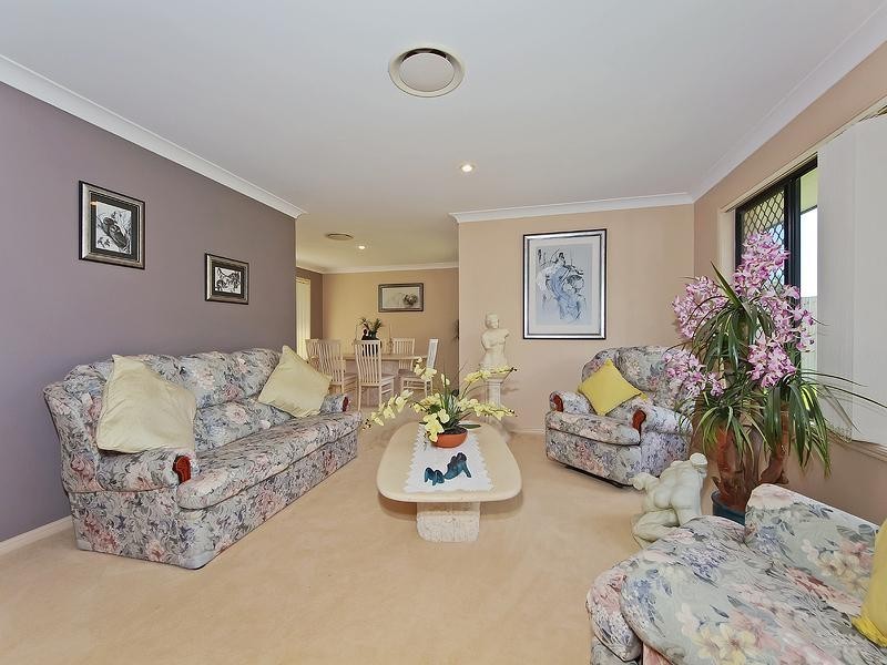 33 Roseapple Circuit, Oxenford QLD 4210