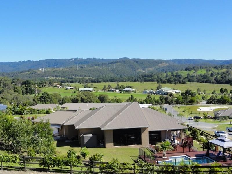 10 Greenacre Way, Maudsland QLD 4210