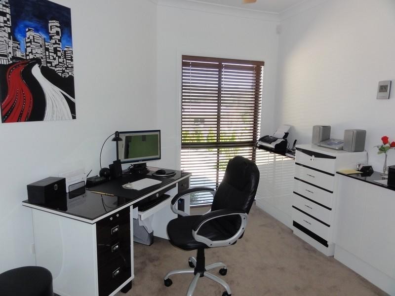 10 Greenacre Way, Maudsland QLD 4210