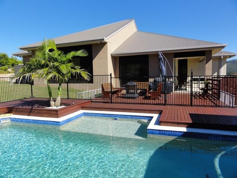 10 Greenacre Way, Maudsland QLD 4210