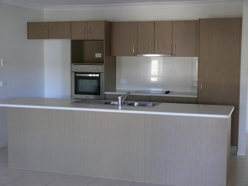 1/1 Clay Court, Pimpama QLD 4209