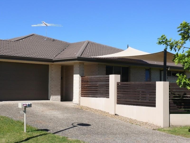 1/1 Clay Court, Pimpama QLD 4209