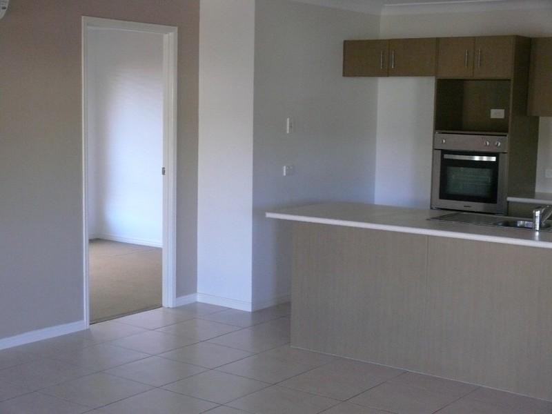 1/1 Clay Court, Pimpama QLD 4209