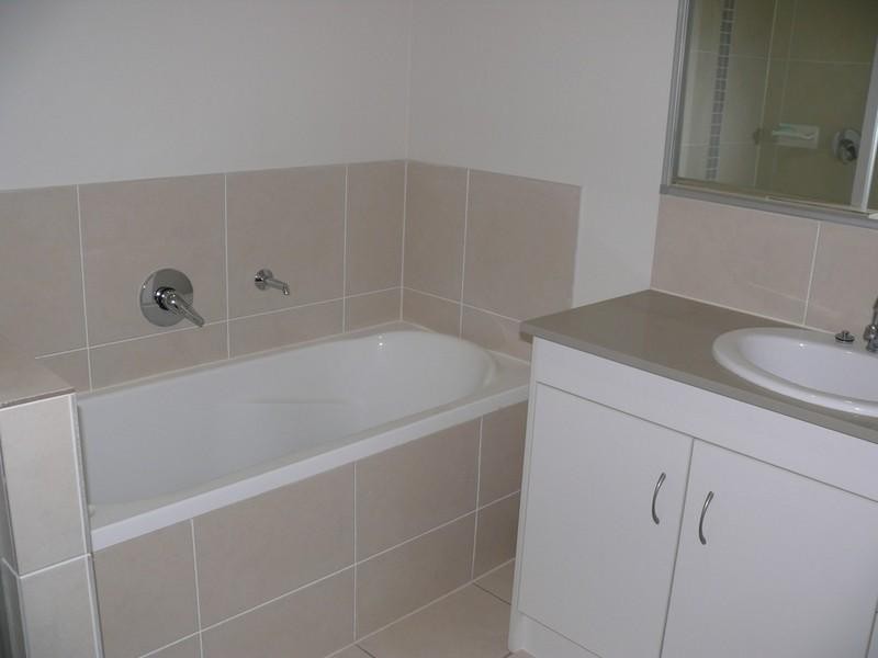 1/2 Hudson Court, Coomera QLD 4209