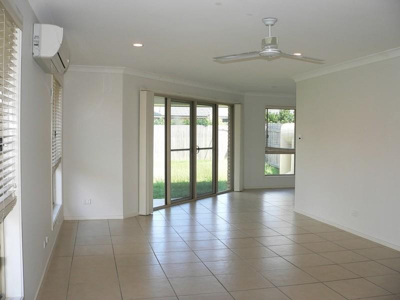 1/14 Bodacious Terrace, Pimpama QLD 4209