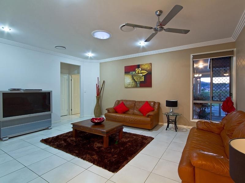 8 Rushcutter Avenue, Oxenford QLD 4210