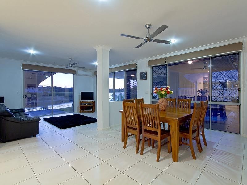 8 Rushcutter Avenue, Oxenford QLD 4210