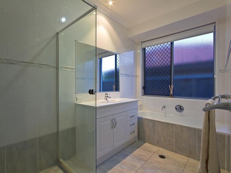 8 Rushcutter Avenue, Oxenford QLD 4210