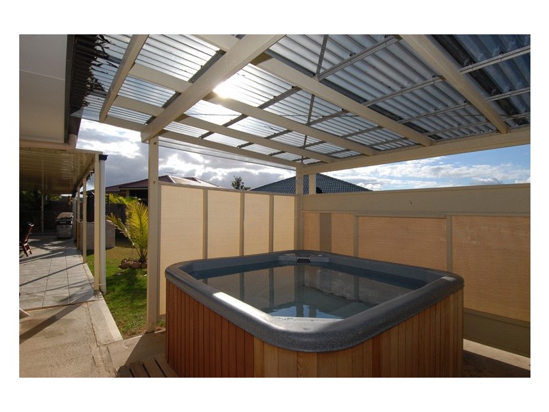 18 Hemlock Street, Warner QLD 4500