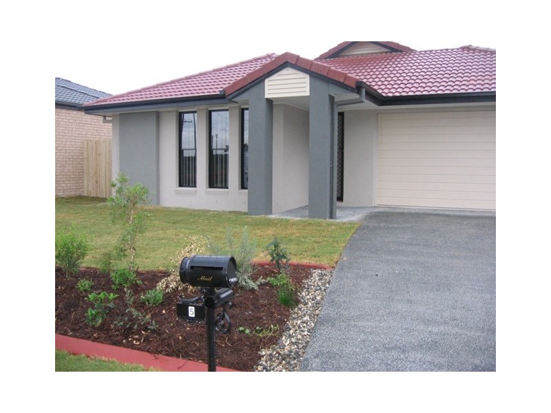 5 Flint Street, Bray Park QLD 4500