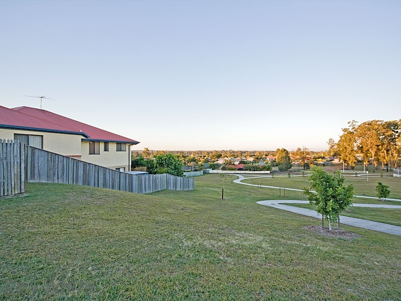 31 Paramount Drive, Warner QLD 4500