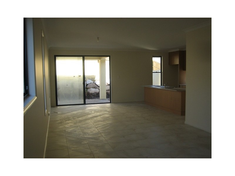 11 Planigale Crescent, North Lakes QLD 4509